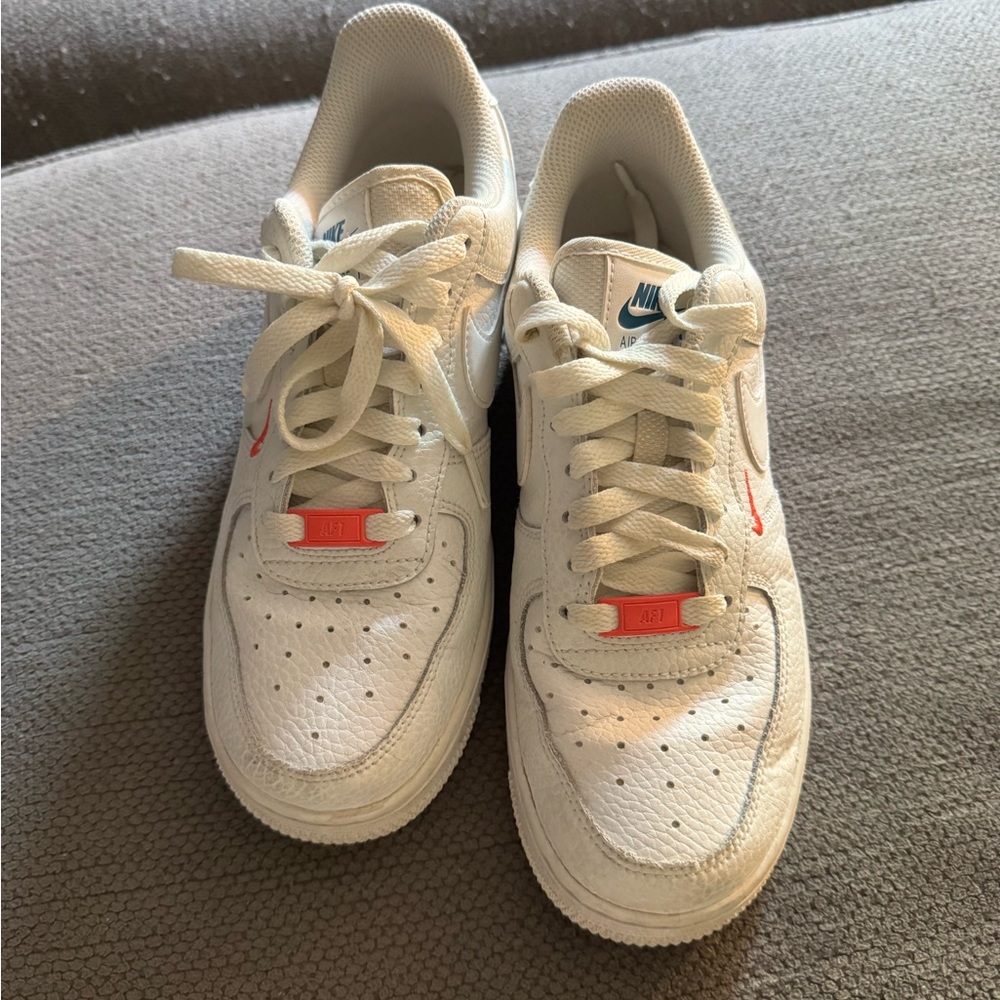 NIKE Air Force